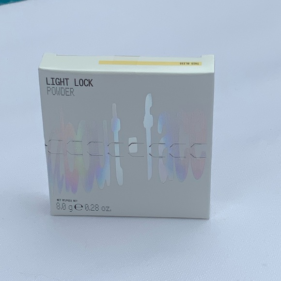 About-Face Light Lock Powder in This Bliss new - Picture 3 of 7